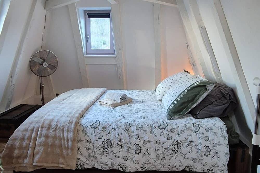 Apartamento entero, La Tour de St Céré, insolite en coeur de ville in Saint-Céré, Macizo Central