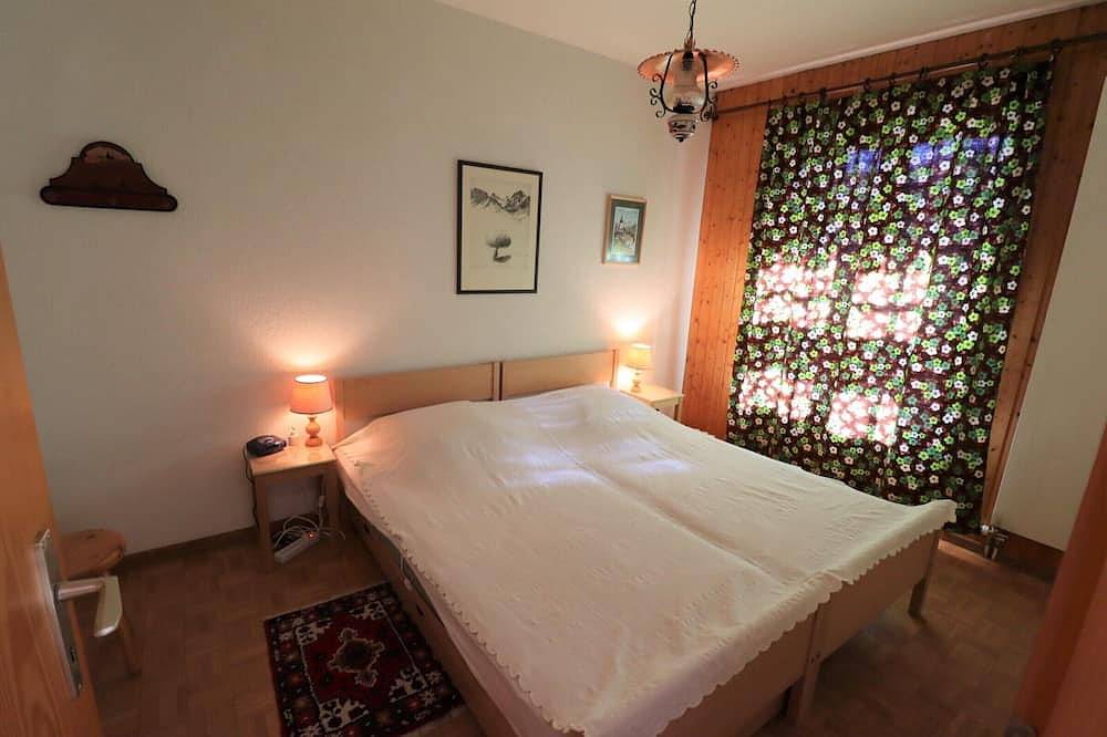 Ganze Wohnung, Außen: 2-Zimmer-Wohnung mit Südbalkon mit Blick auf das Matterhorn. Klappbare Terrassenmöbel. Für 2 in Saint Luc, Anniviers