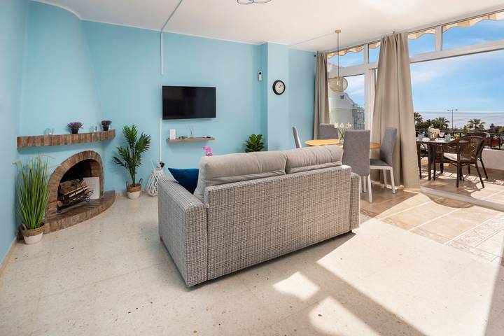 Apartamento entero, Apartamento 'Sea View Capistrano Village' con vistas al mar, Wi-Fi y aire acondicionado in El Capistrano, Nerja