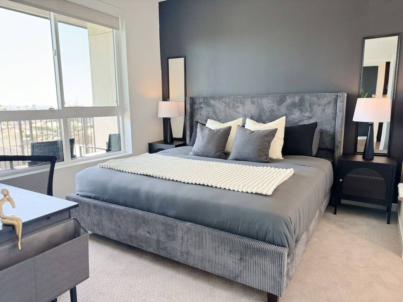 Entire apartment, Trendy Mid-Hollywood Home  Dtla View Free Parking  in Hollywood, Los Angeles