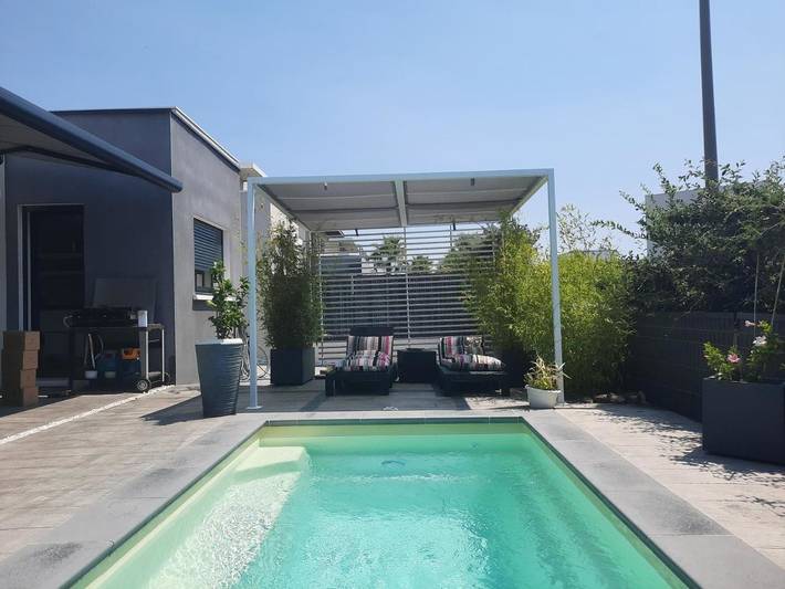 Chambre d’hôte pour 2 personnes, avec terrasse et piscine