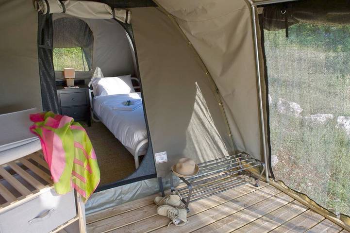 Tente pour 4 personnes, avec jardin ainsi que piscine et vue, animaux acceptés dans le Lot - 3