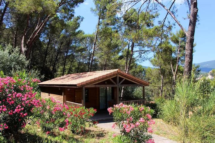 Camping pour 6 personnes, avec Terrasse ainsi que Piscine et Sauna