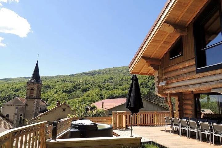 Gîte pour 10 personnes, avec Jacuzzi ainsi que Terrasse et Jardin à Rencurel - 4