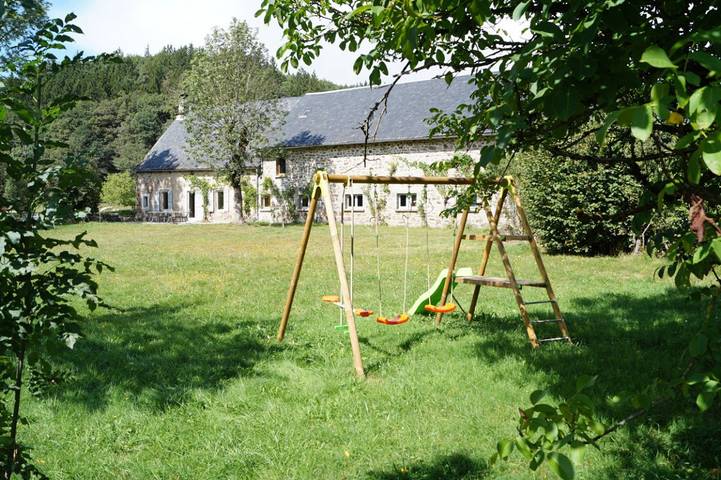 Gîte pour 9 personnes, avec jardin et terrasse, animaux acceptés à Champs-sur-Tarentaine-Marchal - 2