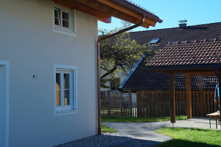 Ferienwohnung für 4 Personen, mit Balkon und Terrasse sowie Garten und Seeblick in Chieming - 4