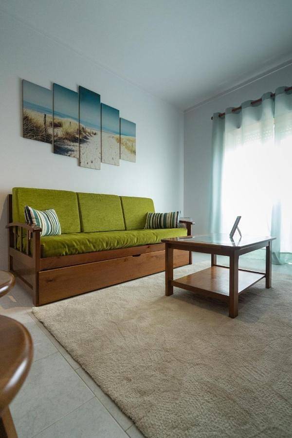 Apartamento inteiro, White Beach House in Praia da Areia Branca, Lourinhã