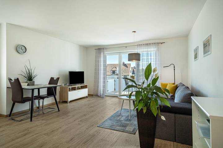 Ganze Wohnung, Moderne Ferienwohnung "Amsel" mit Balkon und Wlan in Friedrichshafen, Region Bodensee-Oberschwaben
