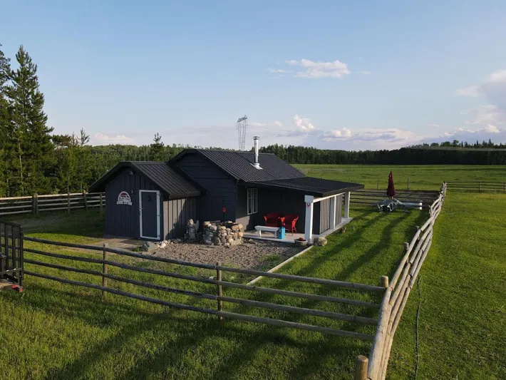 Albergue para 6 personas, con terraza además de vistas y piscina, Se admiten mascotas - 1