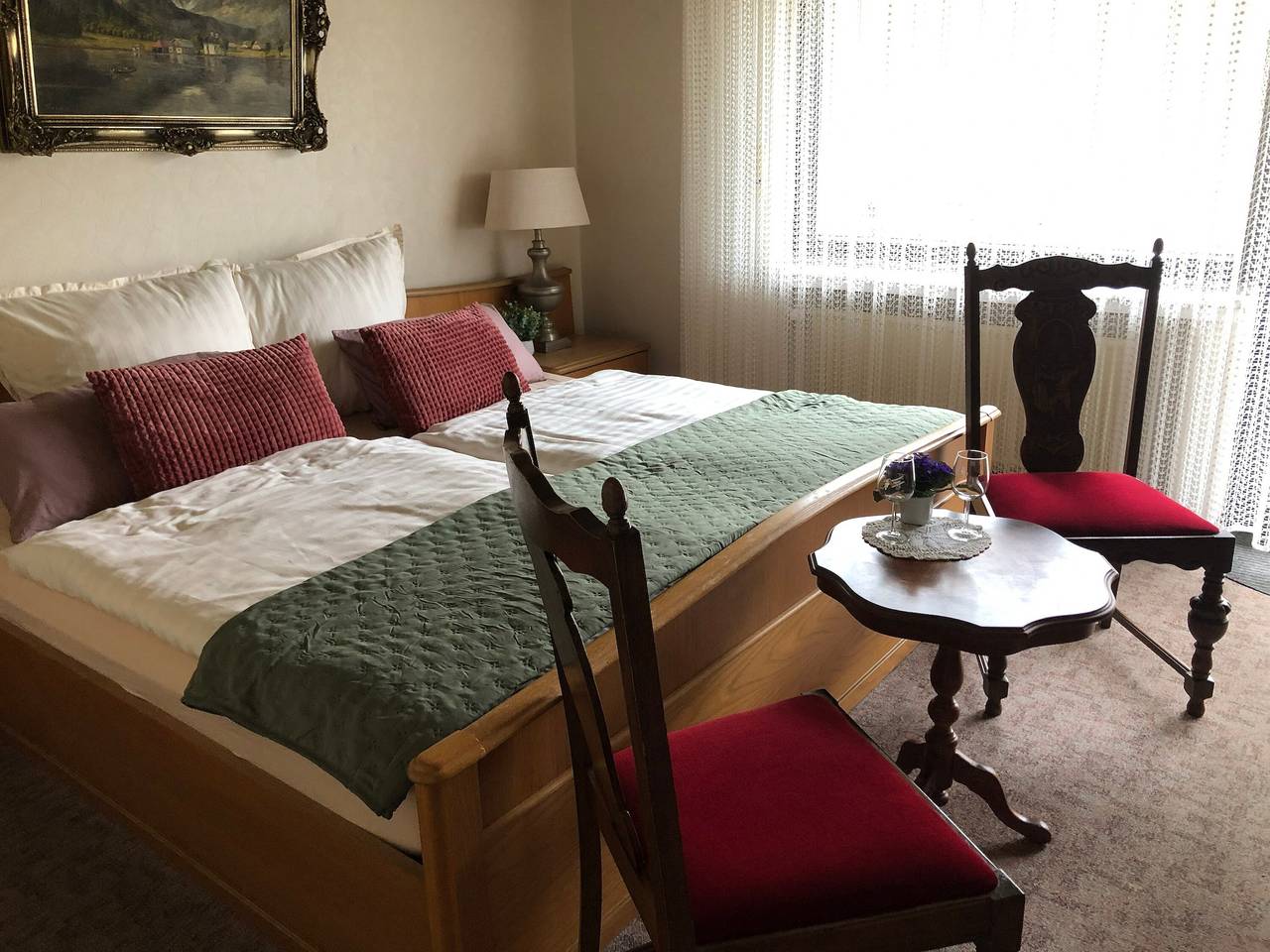 Zimmer 'Zimmer 3D, Antik 2Og' mit Gemeinschaftsgarten, Balkon und Wlan in Klotten, Cochem-Zell