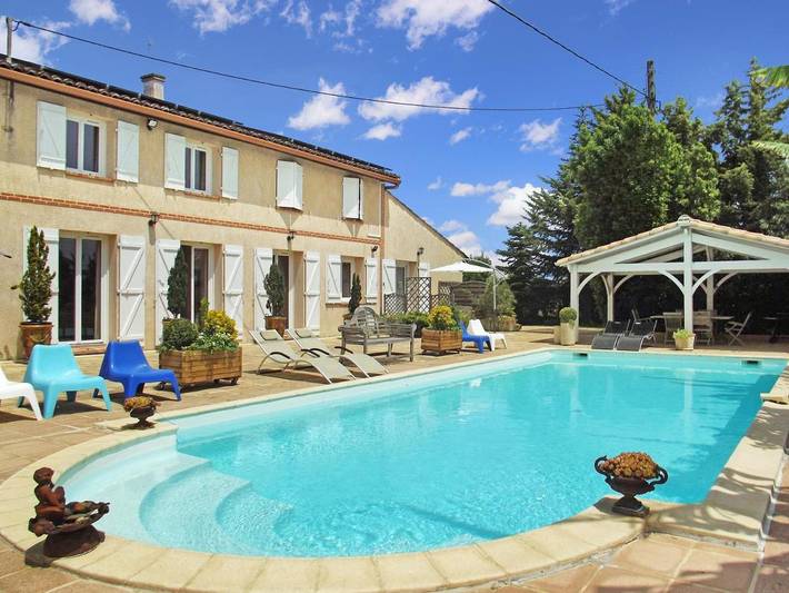 Location de vacances pour 6 personnes, avec piscine et jardin, animaux acceptés à Lherm