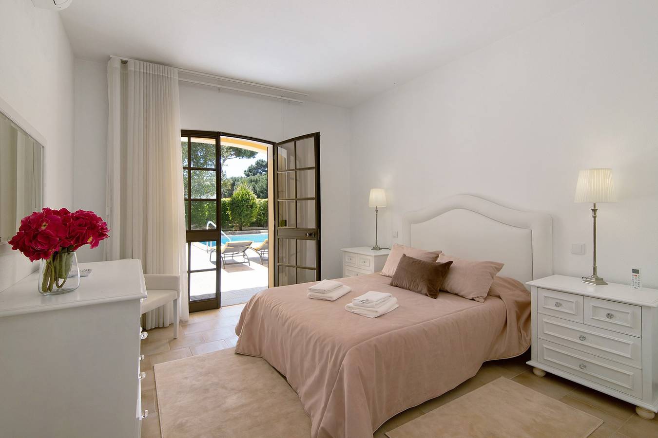 Villa 'V4 Galeão Vilamoura' avec piscine privée, Wi-Fi et climatisation in Quarteira, District de Faro