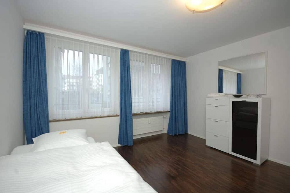 Entire apartment, Stylish 2Br near lake - Flower 3 in Zurich, Zurich district