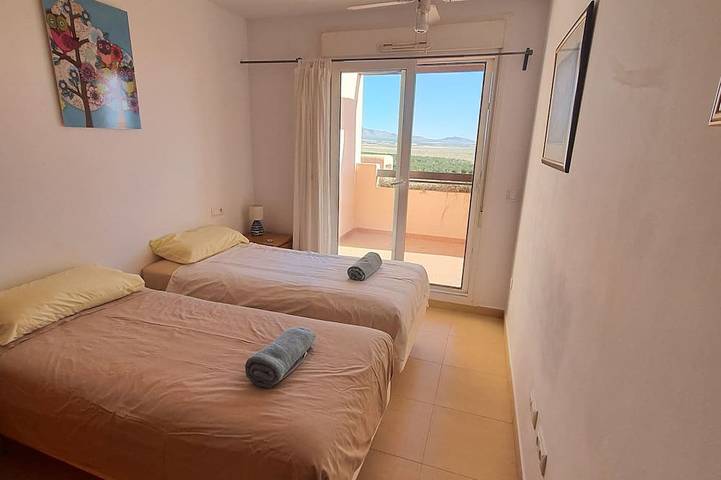 Apartamento entero, Terraza para tomar el sol - Apartamento de 5 camas - Gran terraza y vistas a la montaña con seguridad las 24 horas in Alhama de Murcia, Interior de Murcia