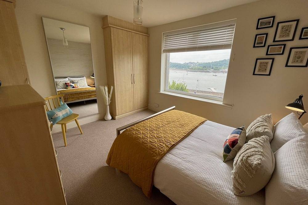 Entire apartment, Beautiful 2 bedroom Deganwy apartment with estuary views in Deganwy, Conwy region