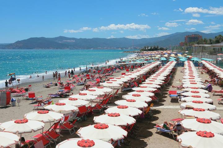 Apartamento entero, Villa Venere With Garden & Parking in Ceriale, Riviera di Ponente