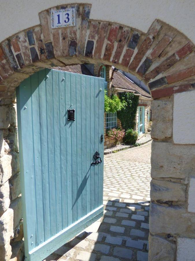 Gîte pour 4 personnes, avec Terrasse ainsi que Jardin et Vue à Vinneuf