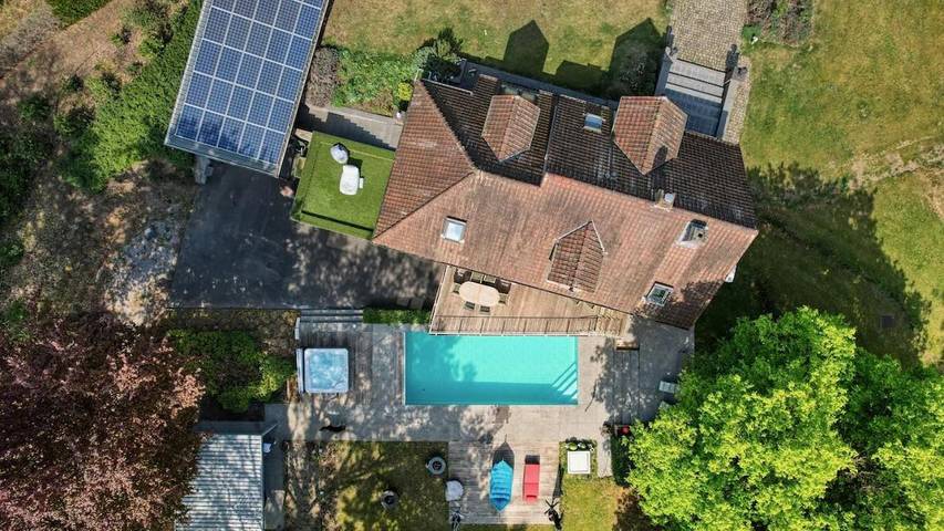 Villa pour 7 personnes, avec jardin et sauna ainsi que jacuzzi et piscine