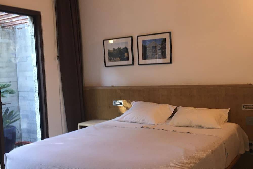 Idyllische Lage in der Natur, 1 km vom Meer entfernt (4/5 Schlafzimmer, 8 plus 3 Personen) in Cangas, Rías Baixas