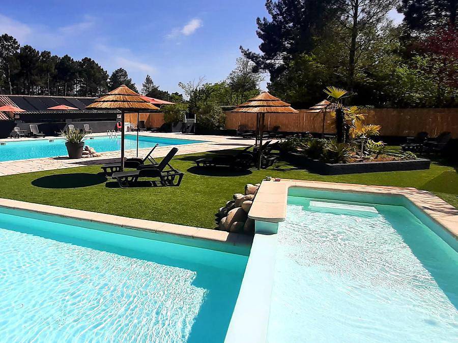 Camping Hello Soleil - Chalet 4 personen - Cabane de l'Ecureuil 4p 2Ch 1Sdb in Lablachère, Parc naturel régional des Monts d'Ardèche