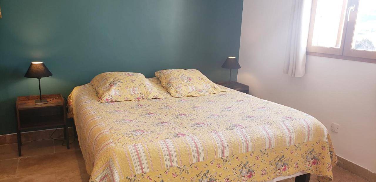 "Les Lauriers" chambre indépendante climatisée avec terrasse et parking privée in Moustiers-Sainte-Marie, Gorges du Verdon