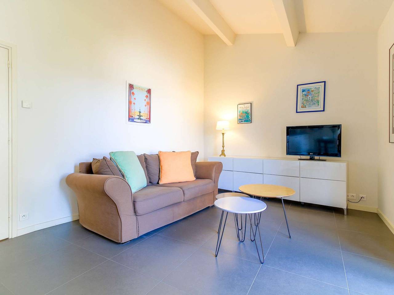 Apartamento entero, Luminoso loft en el centro de Le Lavandou, se admiten mascotas, 2 habitaciones in Le Lavandou, Region de Toulon