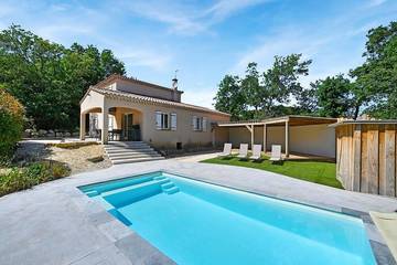 Location de vacances pour 8 personnes, animaux acceptés à Orsan