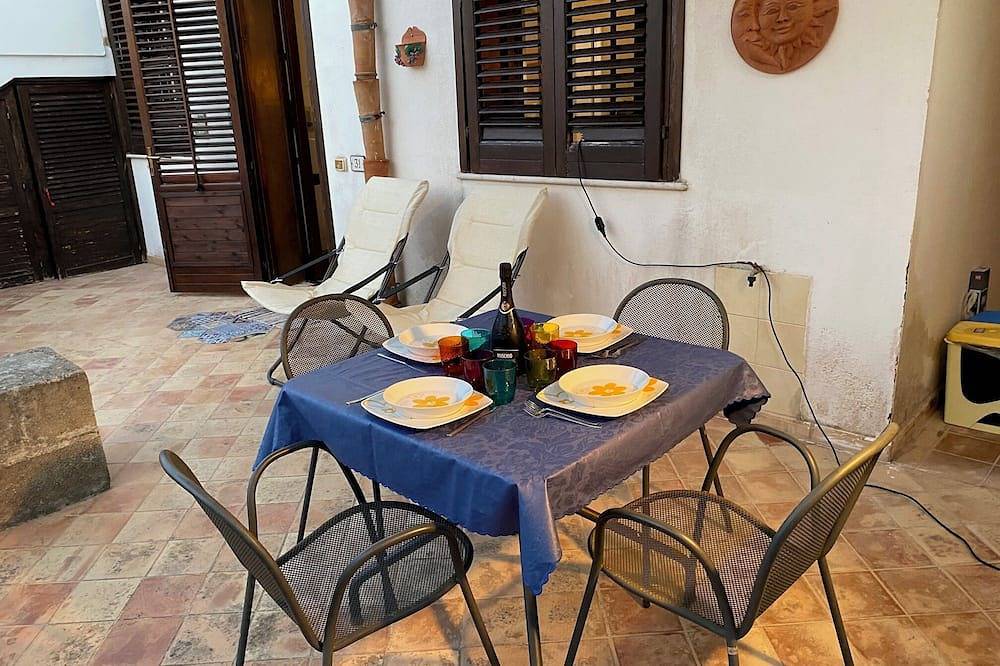 Delightful apartment in the center but 15 minutes from the sea in Favignana Stadt, Favignana