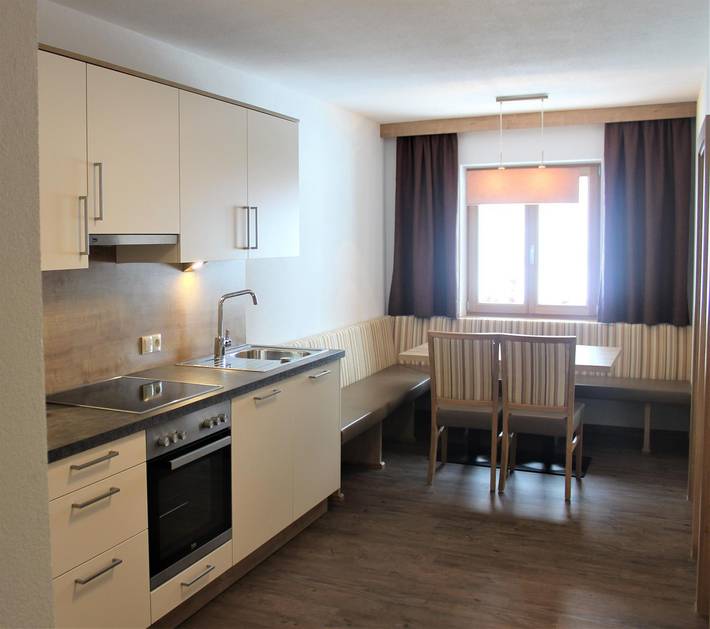 Ferienwohnung für 4 Personen, mit Balkon und Terrasse in Umhausen - 2