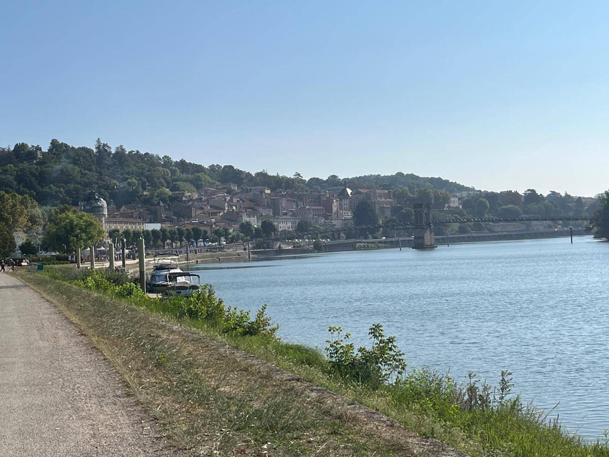 Appartement entier, One-Bedroom Apartment in Trévoux, Ain