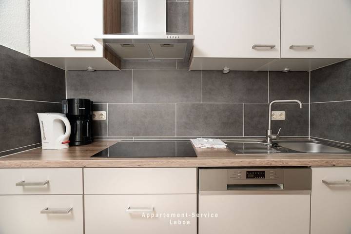 Ferienwohnung für 2 Personen, mit Whirlpool und Terrasse sowie Garten und Pool in Laboe - 4