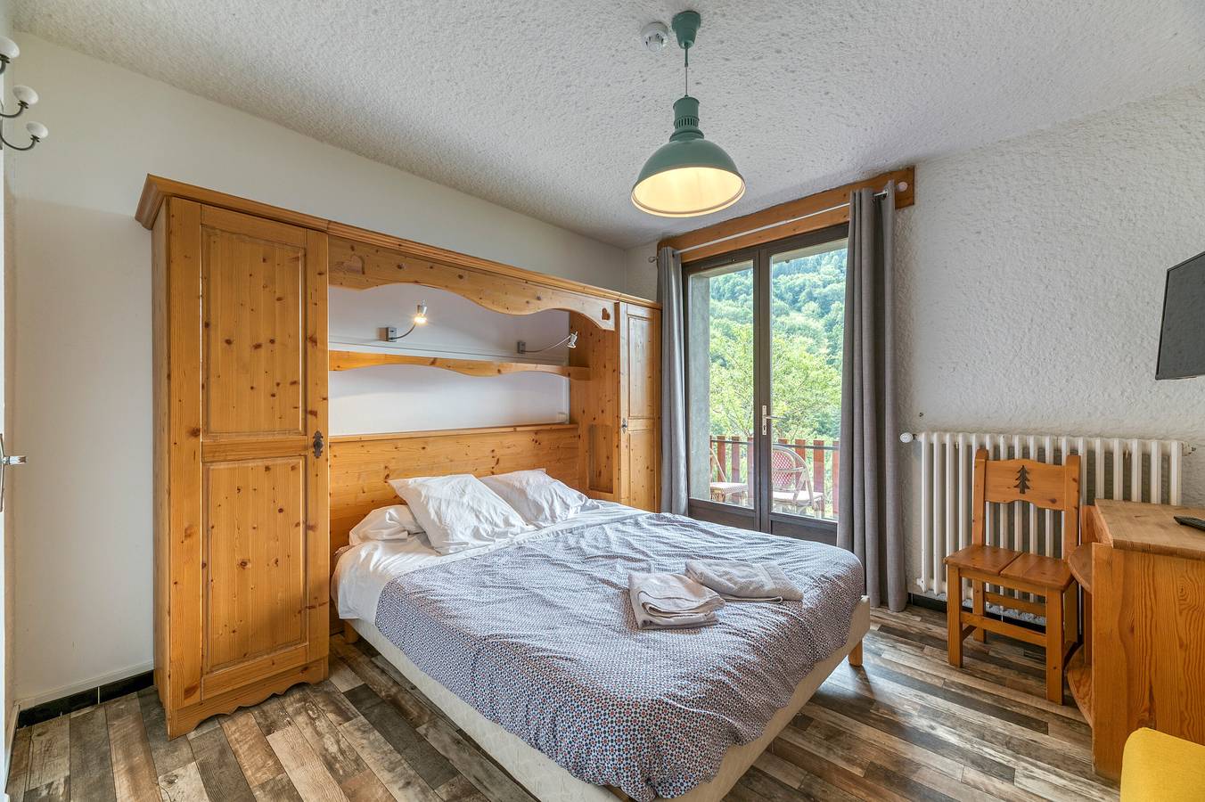 Habitación 'Chambre 4' con vistas a la montaña y balcón in Oz (desambiguación), Parque Nacional de los Ecrins