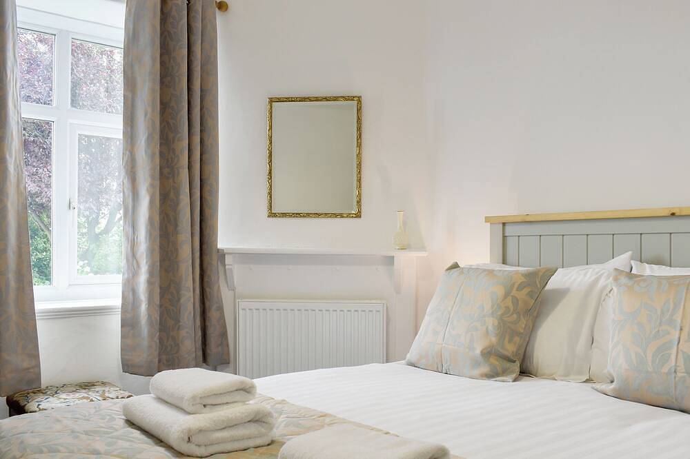 3 bedroom accommodation in Arnside, near Grange-over-Sands in Arnside, Lake District