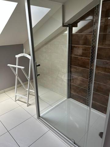 Gîte pour 2 personnes, avec jardin dans Lac de Saint-Point