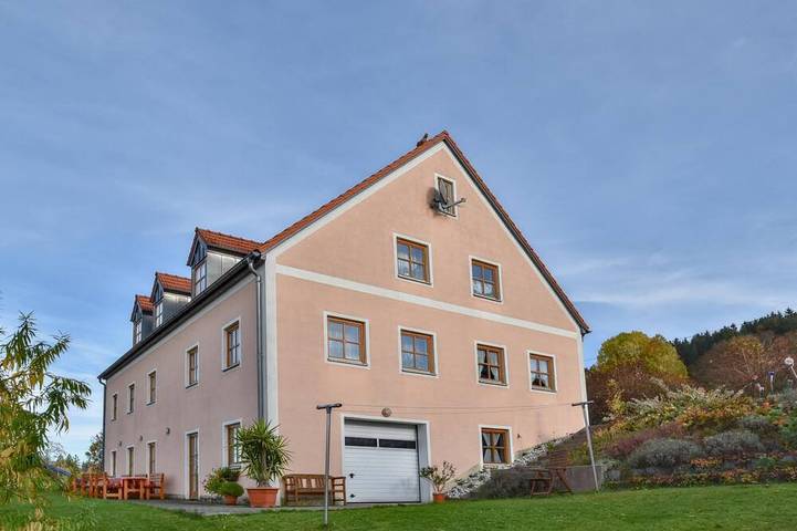 Ferienhaus für 20 Personen, mit Terrasse und Garten sowie Sauna, mit Haustier