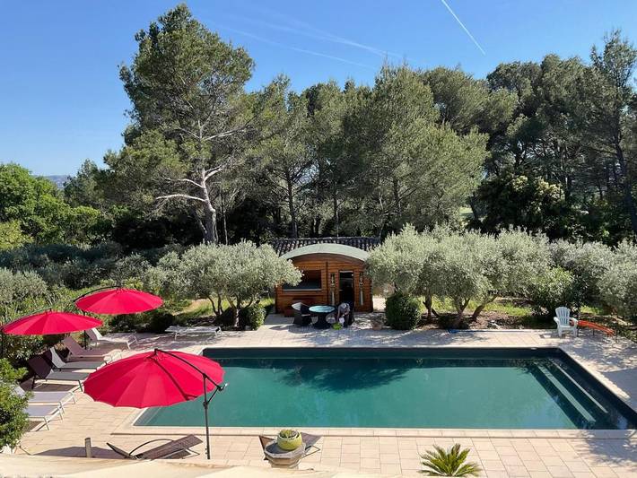 Location de vacances pour 3 personnes, avec sauna et jacuzzi ainsi que jardin et piscine à Mérindol - 4