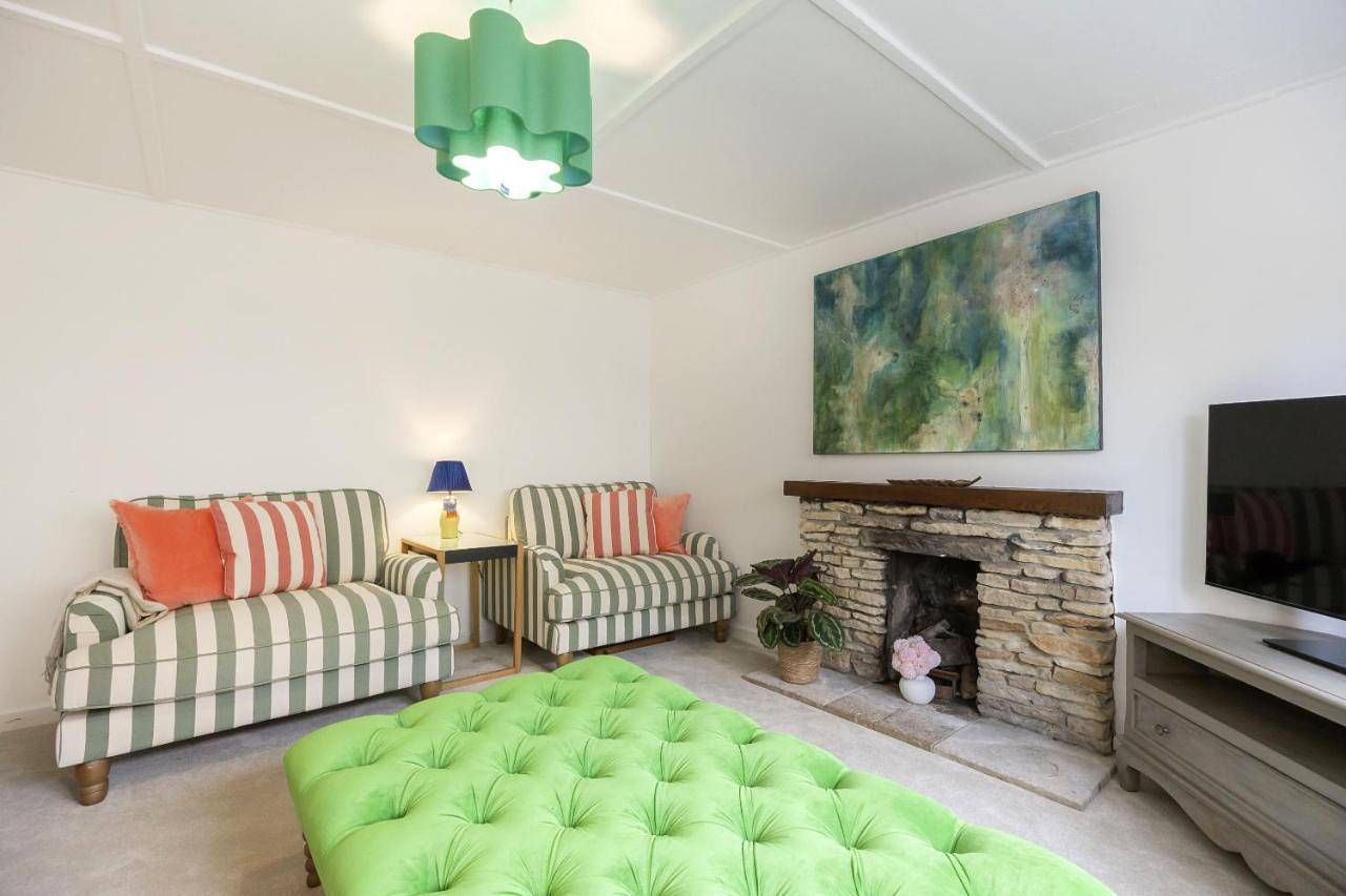 Two-Bedroom Cottage in Cirencester, Gloucestershire