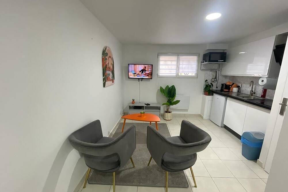 Entire apartment, Le Refuge Coloré à 15 Minutes de Paris in Bobigny, Seine-Saint-Denis