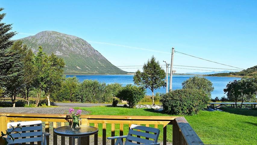 Ferienhaus für 5 Personen, mit Garten und Terrasse sowie Ausblick auf den Lofoten