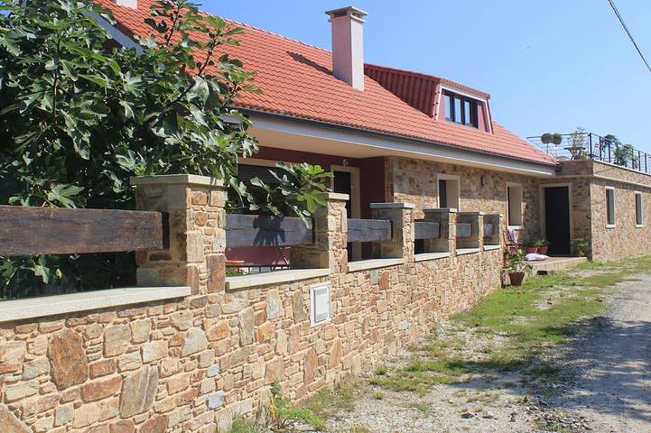 Casa de Campo con Piscina Privada y Jardín, Cerca de las Playas, Costa da Morte in Carballo, Provincia de La Coruña