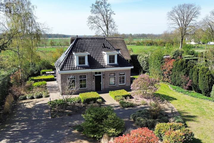 Vakantiepark voor 12 personen, with Balkon/Terras and Terras as well as Tuin in Twente