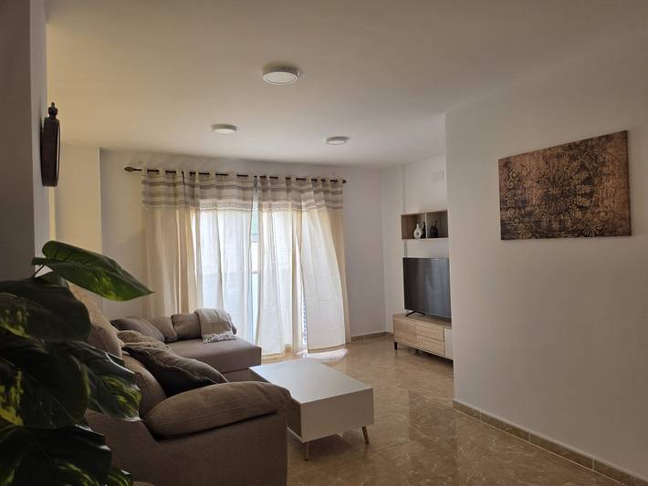 Apartamento entero, Apartamento 'Edificio Marly' con Wi-Fi y aire acondicionado in Oliva casco antiguo, Oliva