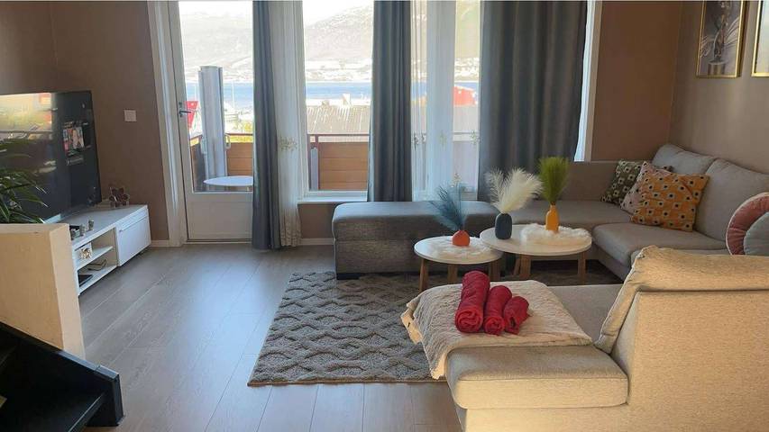 Casa vacanza per 5 persone, con giardino e balcone in Tromso