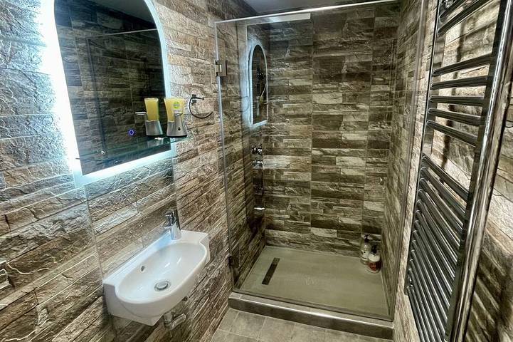 Appartement entier, Central Studio Flat with Garden in Vólos, Magnisia