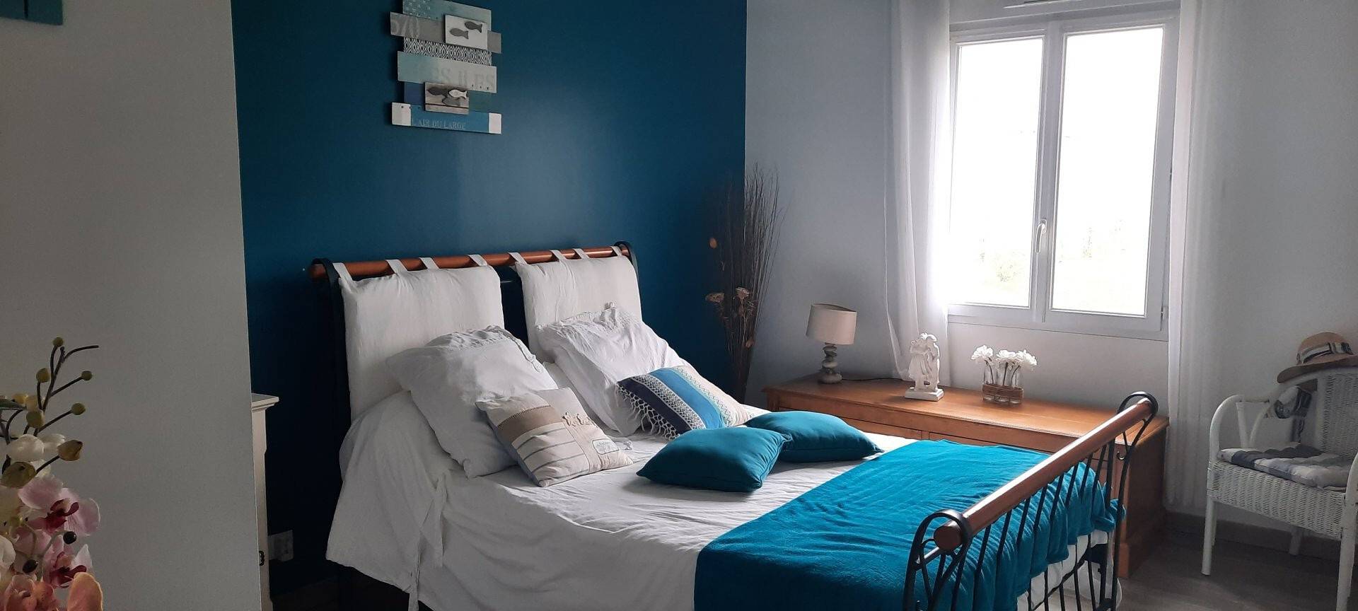 Chambre marine lumineuse avec petit-déjeuner inclus in Montgivray, Région de La Châtre