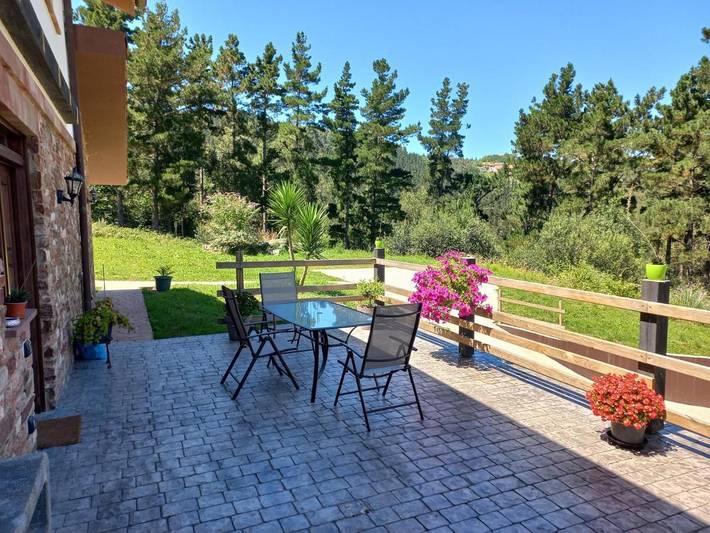Gîte pour 4 personnes, avec vue et jardin à Ea - 4