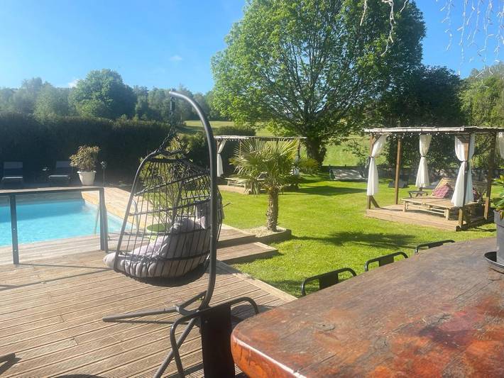 Location de vacances pour 3 personnes, avec piscine ainsi que jacuzzi et jardin à Chaudes-Aigues - 4