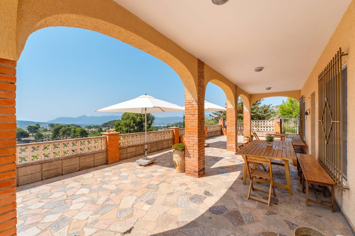 Landhaus 'Sol' mit Bergblick, Gemeinschaftspool und Wi-Fi in Ibi, Alicante Binnenland