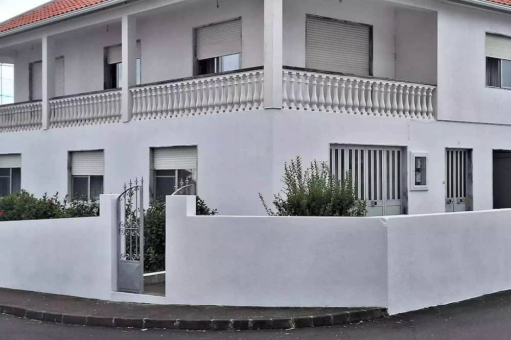 Apartamento entero, Cantinho das Japoneiras in Velas, São Jorge