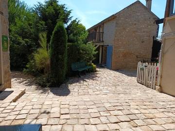 Gîte pour 12 personnes, avec terrasse à Noisy-sur-École